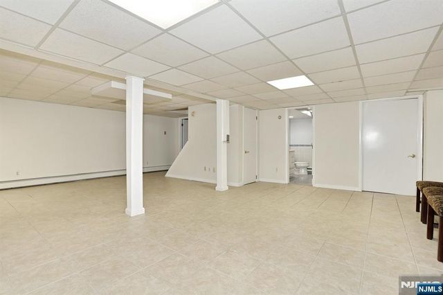 544 Hague Court, Oradell, NJ 07649