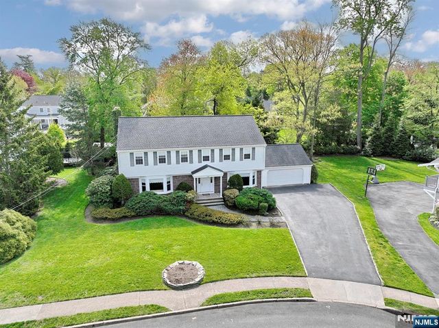 544 Hague Court, Oradell, NJ 07649