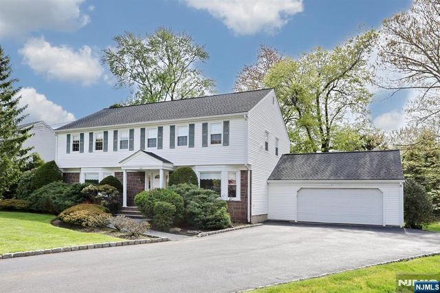 544 Hague Court, Oradell, NJ 07649