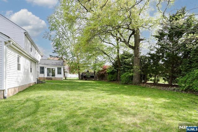 544 Hague Court, Oradell, NJ 07649