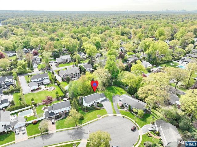 544 Hague Court, Oradell, NJ 07649