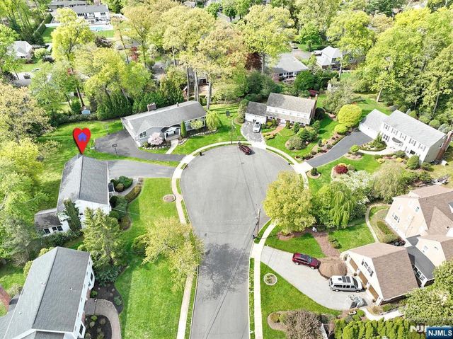 544 Hague Court, Oradell, NJ 07649