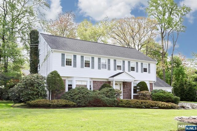 544 Hague Court, Oradell, NJ 07649