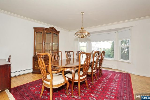 544 Hague Court, Oradell, NJ 07649