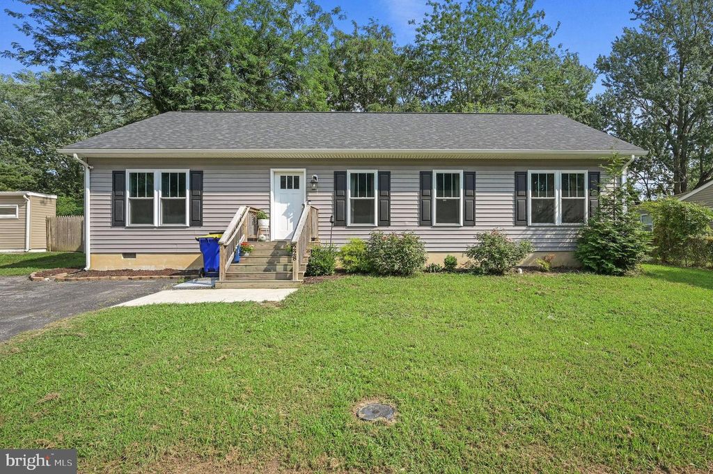 228 N GOVERNORS BLVD, Dover, DE 19901