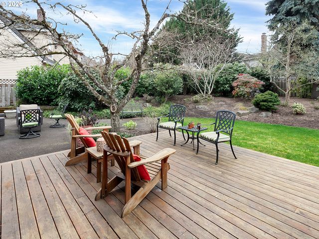 22515 PONDERAY Dr, West Linn, OR 97068