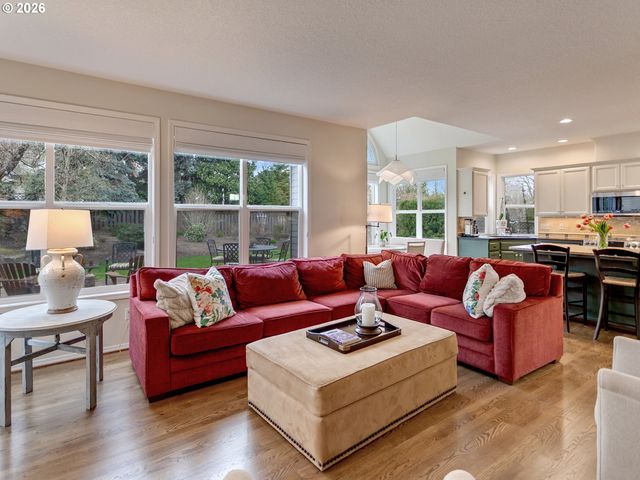 22515 PONDERAY Dr, West Linn, OR 97068