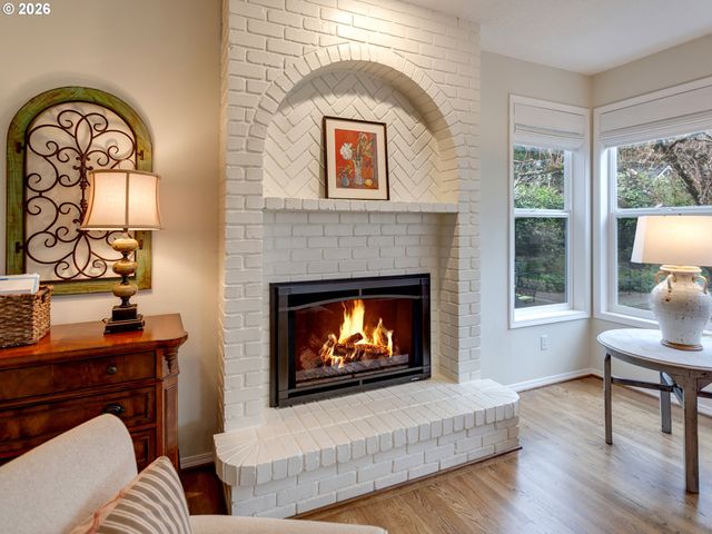 22515 PONDERAY Dr, West Linn, OR 97068