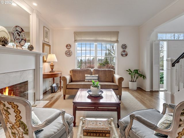 22515 PONDERAY Dr, West Linn, OR 97068