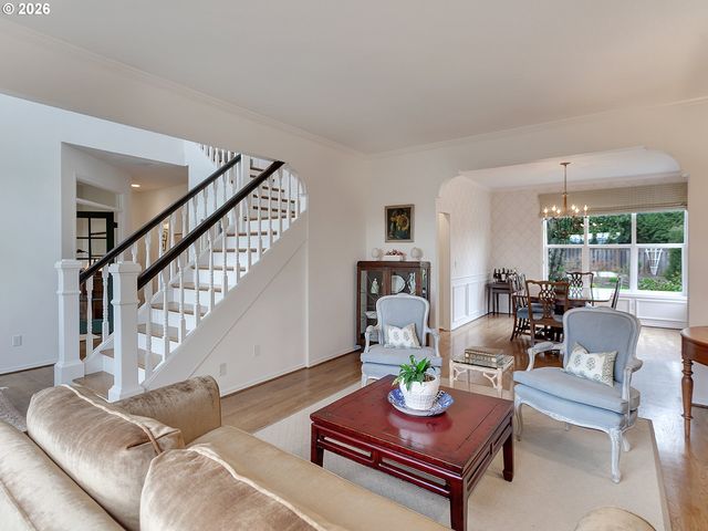 22515 PONDERAY Dr, West Linn, OR 97068