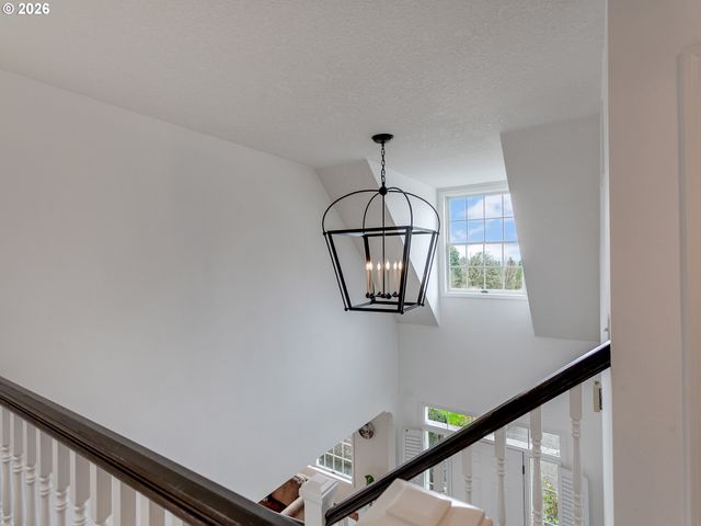 22515 PONDERAY Dr, West Linn, OR 97068