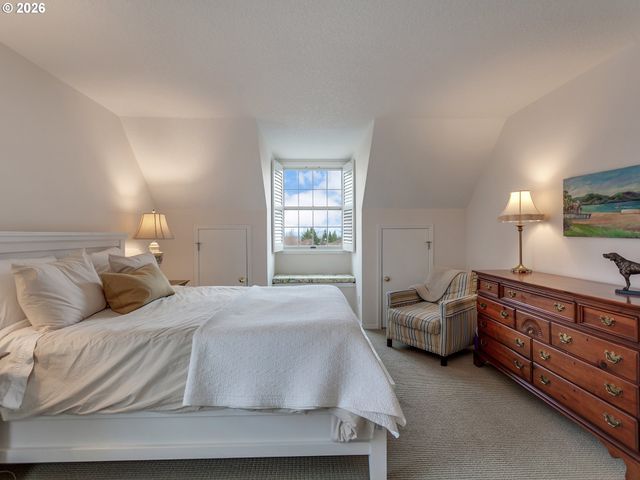 22515 PONDERAY Dr, West Linn, OR 97068