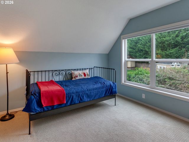 22515 PONDERAY Dr, West Linn, OR 97068