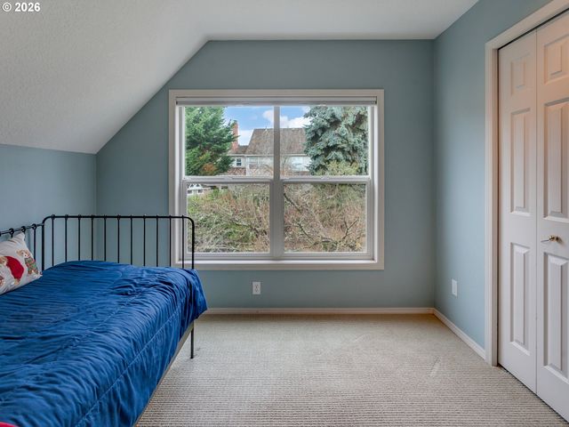 22515 PONDERAY Dr, West Linn, OR 97068