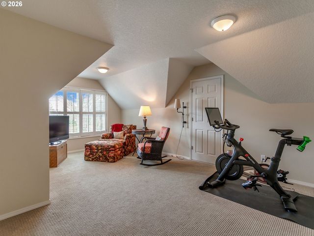 22515 PONDERAY Dr, West Linn, OR 97068