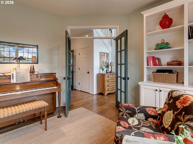 22515 PONDERAY Dr, West Linn, OR 97068