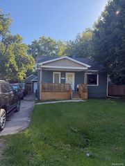 1575 Houran Street, Flint Charter Township, MI 48532