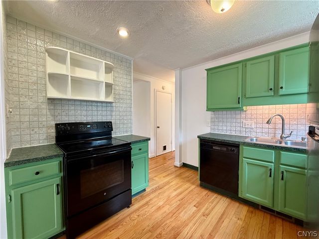 5002 Woodside Road, Dewitt, NY 13066