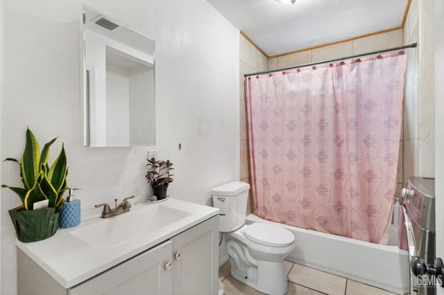 302 Eye Street, Bakersfield, CA 93304