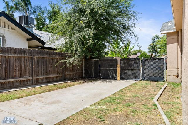 302 Eye Street, Bakersfield, CA 93304