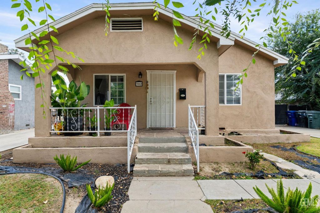 302 Eye Street, Bakersfield, CA 93304