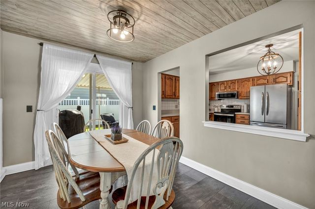 127 Edgefield Drive, Elyria, OH 44035