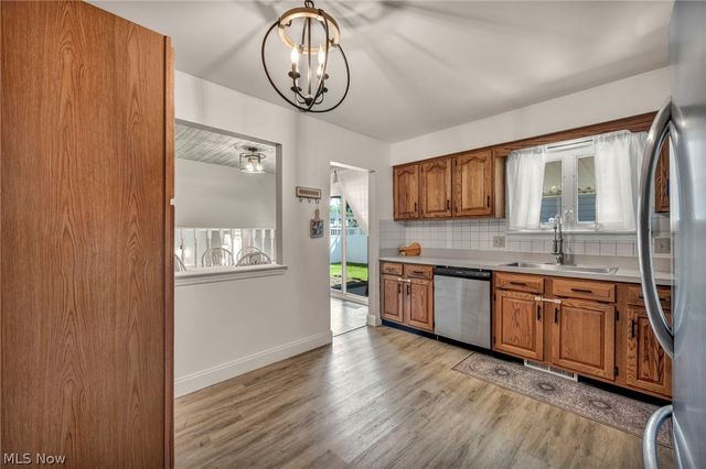 127 Edgefield Drive, Elyria, OH 44035