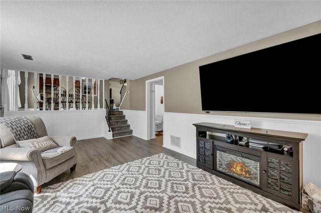 127 Edgefield Drive, Elyria, OH 44035