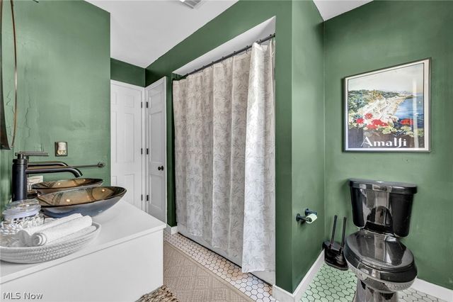 127 Edgefield Drive, Elyria, OH 44035