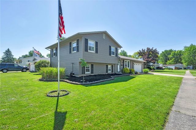 127 Edgefield Drive, Elyria, OH 44035