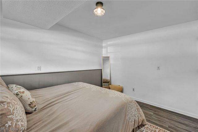 127 Edgefield Drive, Elyria, OH 44035