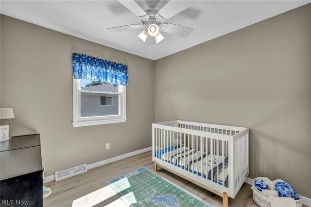 127 Edgefield Drive, Elyria, OH 44035