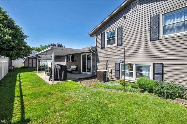 127 Edgefield Drive, Elyria, OH 44035