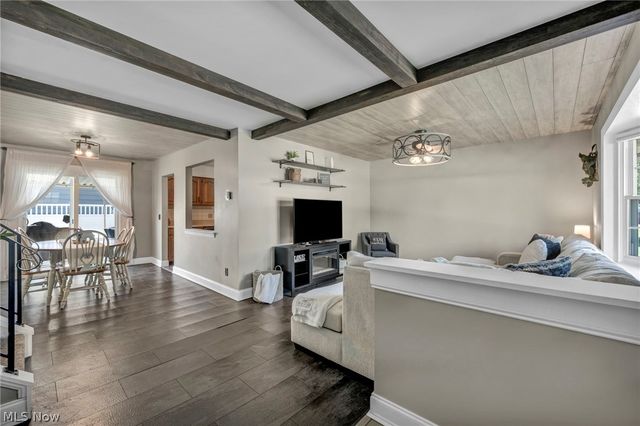 127 Edgefield Drive, Elyria, OH 44035