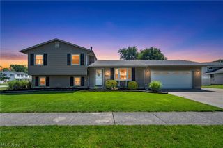 127 Edgefield Drive, Elyria, OH 44035