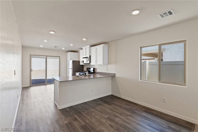 6742 Violet Cascade Avenue, Las Vegas, NV 89156