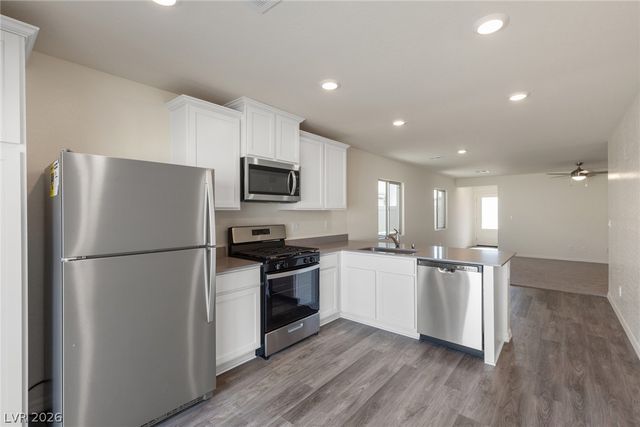 6742 Violet Cascade Avenue, Las Vegas, NV 89156