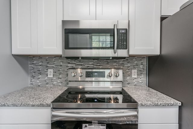 5216 Roxborough Dr, Hermitage, TN 37076