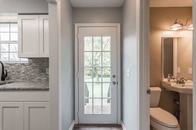 5216 Roxborough Dr, Hermitage, TN 37076