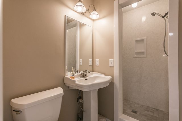5216 Roxborough Dr, Hermitage, TN 37076