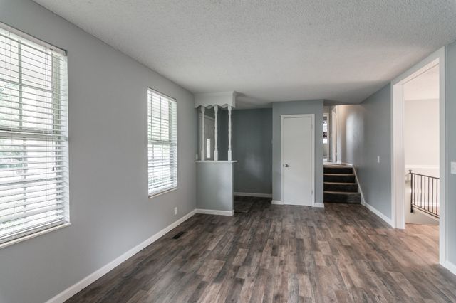 5216 Roxborough Dr, Hermitage, TN 37076