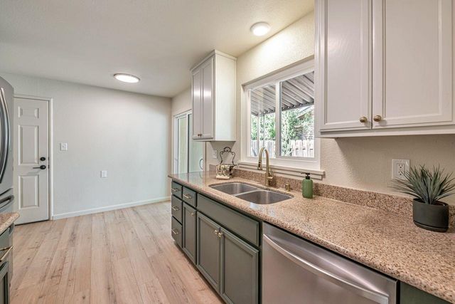 4300 Morpheus Ln, Sacramento, CA 95864