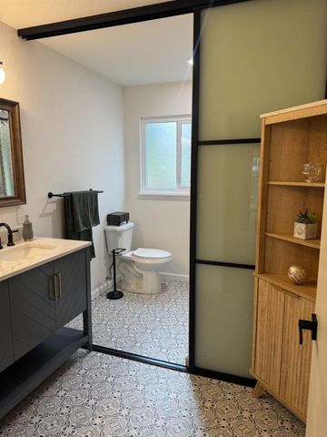 4300 Morpheus Ln, Sacramento, CA 95864