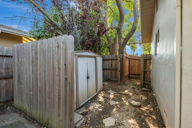 4300 Morpheus Ln, Sacramento, CA 95864