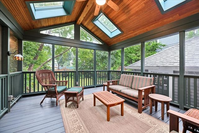 2509 Thayer Street, Evanston, IL 60201
