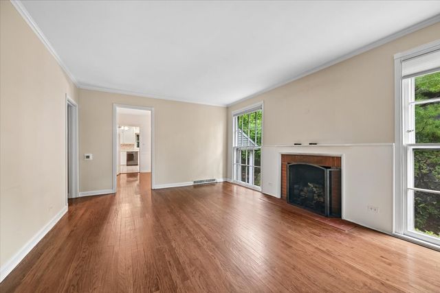 2509 Thayer Street, Evanston, IL 60201