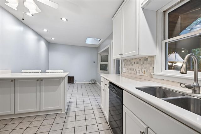 2509 Thayer Street, Evanston, IL 60201