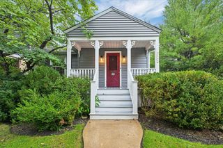 2509 Thayer Street, Evanston, IL 60201