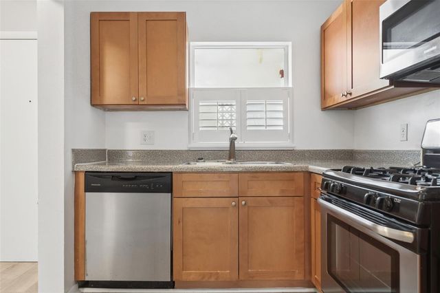 5501 80TH STREET N 402, St Petersburg, FL 33709