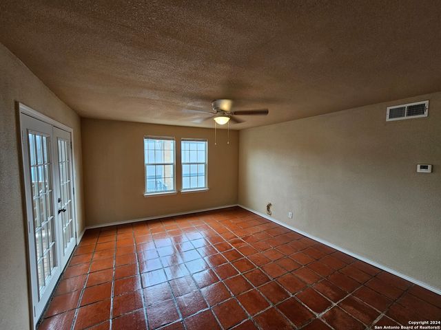 1305 E Mulberry Ave Apt 3, San Antonio, TX 78209
